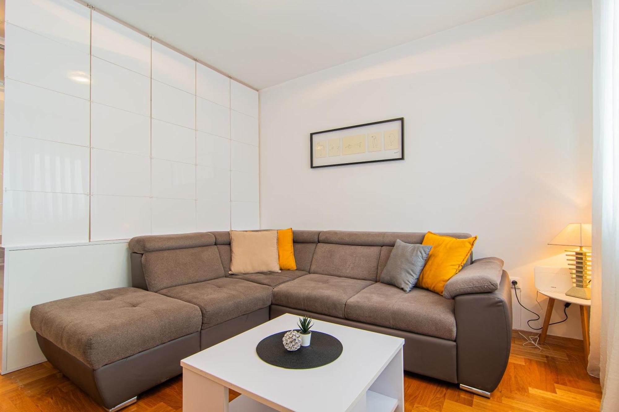 Flexible Selfcheckins 97 - Zagreb - Garden - Parking- Loggia - 2 Bedrooms Exterior foto